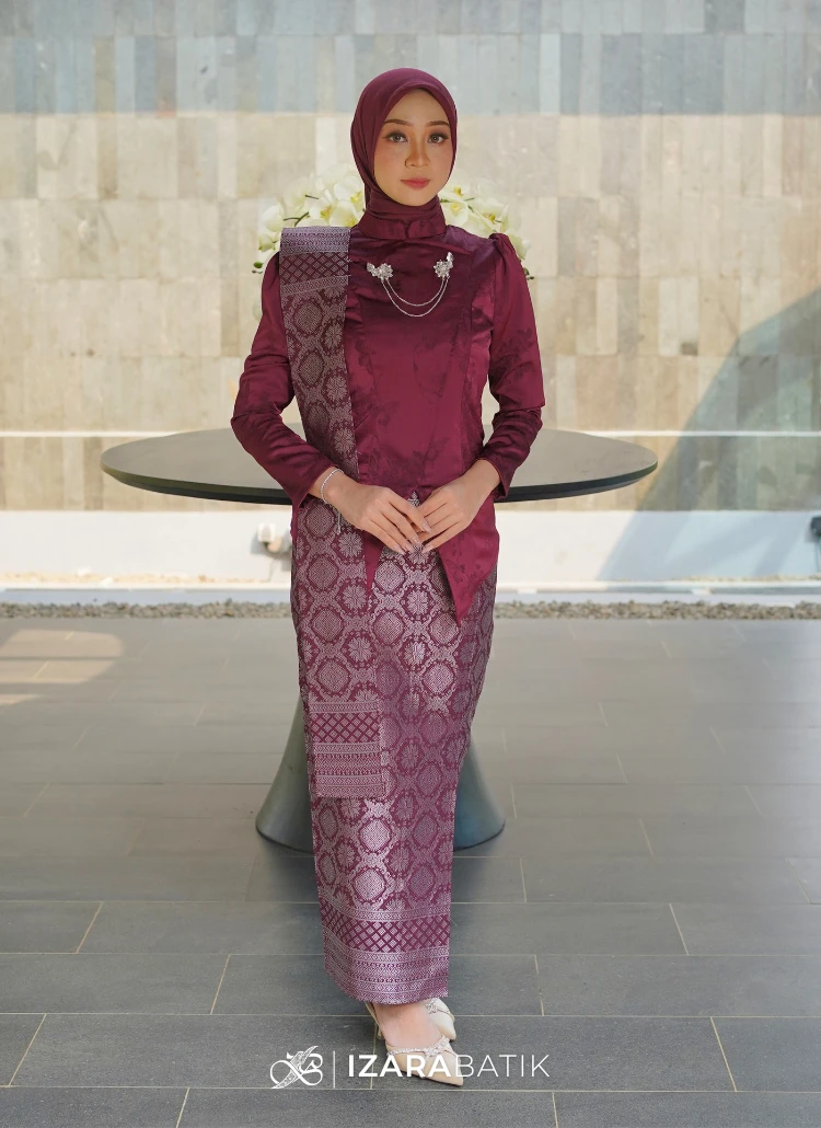 SET KEBAYA BURGUNDY