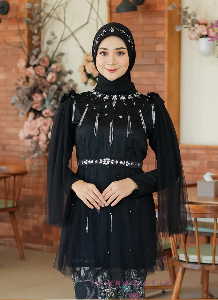 ATASAN KEBAYA HITAM