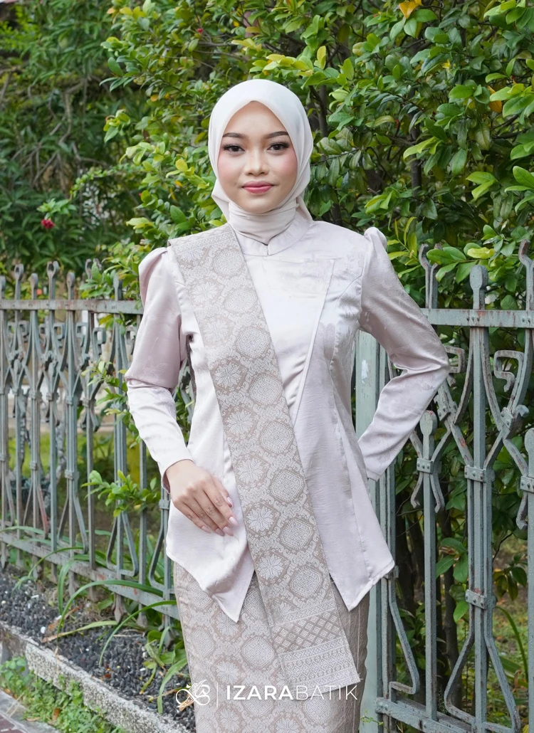 ATASAN KEBAYA LATTE